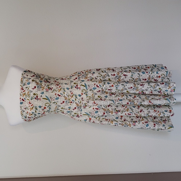 n/a Dresses & Skirts - Dress, Strapless white with delicate floral print. Olive brand